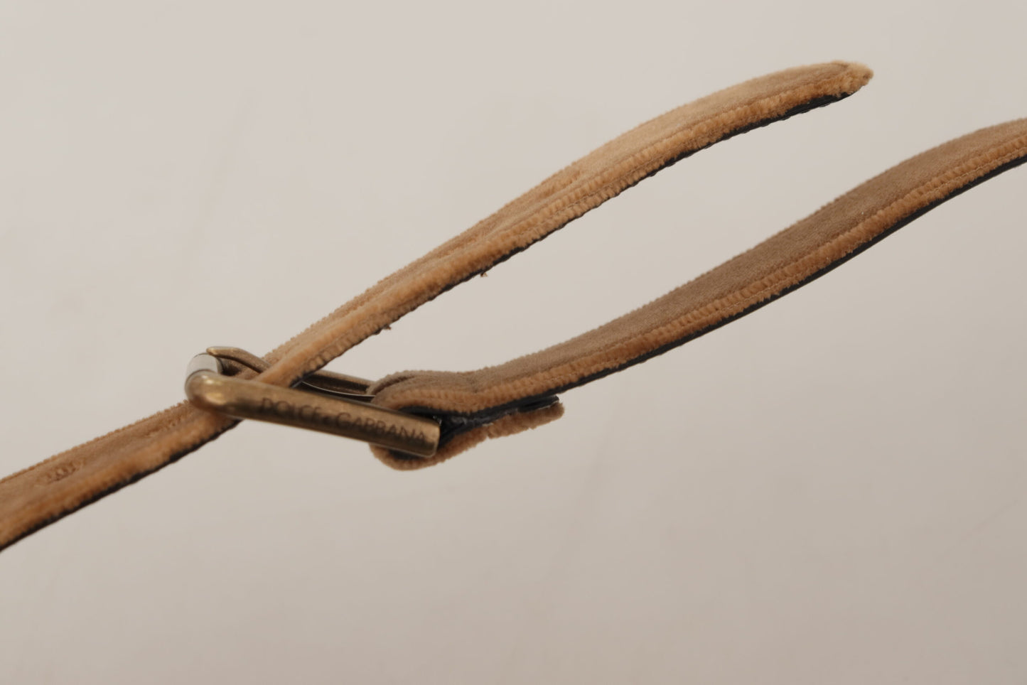 حزام دولتشي آند غابانا بني مخملي برونزي بشعار عتيق ومشبك معدني