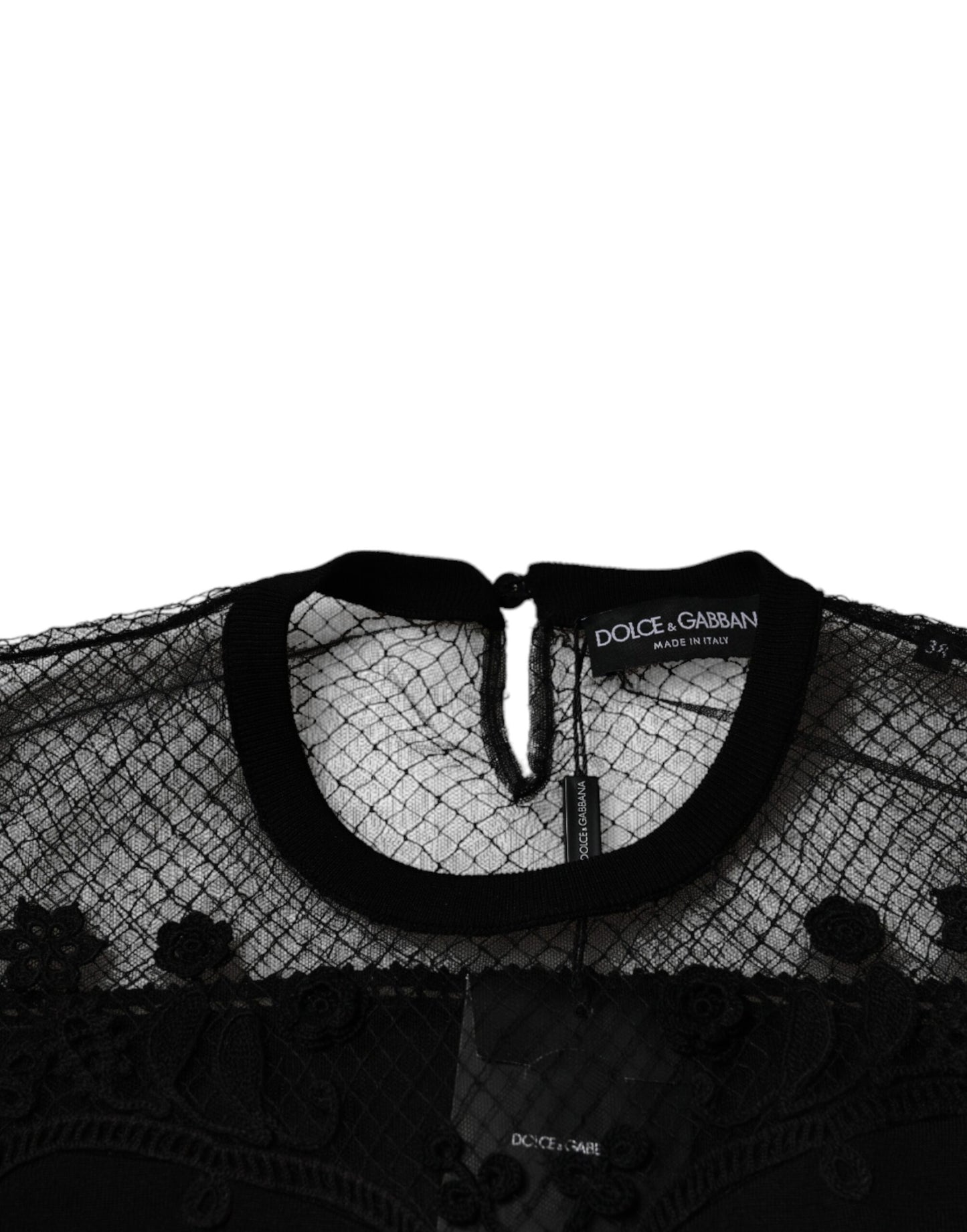 بلوزة دولتشي آند غابانا سوداء بأكمام قصيرة من الدانتيل المزهر