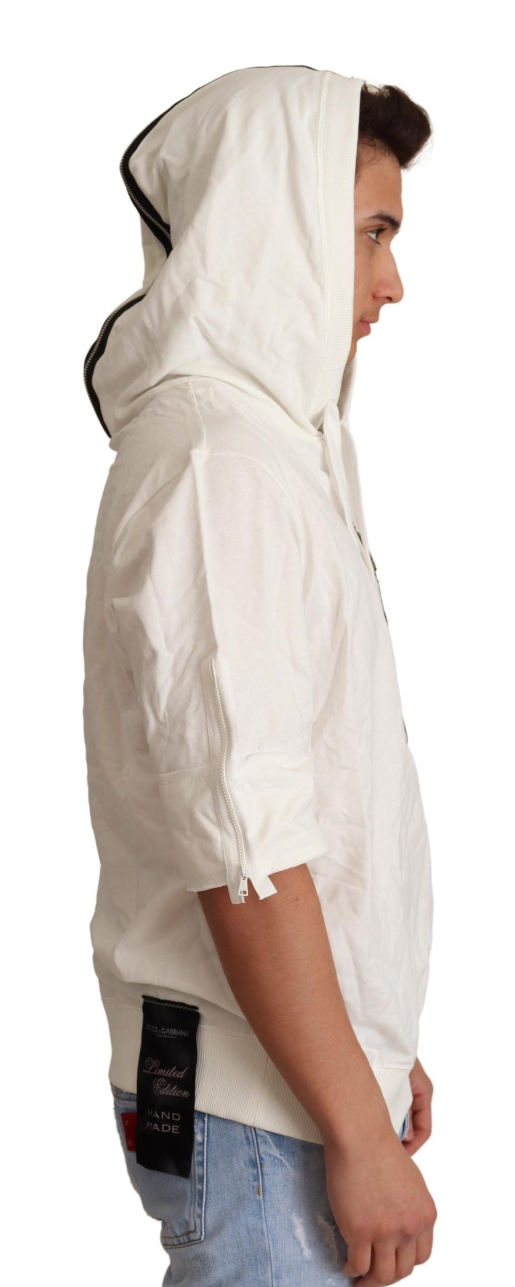 سترة دولتشي آند غابانا بيضاء بغطاء رأس وطبعة محدودة