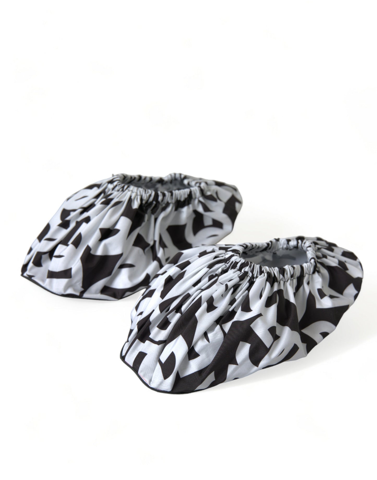 حذاء مسطح سهل الارتداء من النايلون مطبوع عليه شعار دولتشي آند غابانا باللون الأبيض