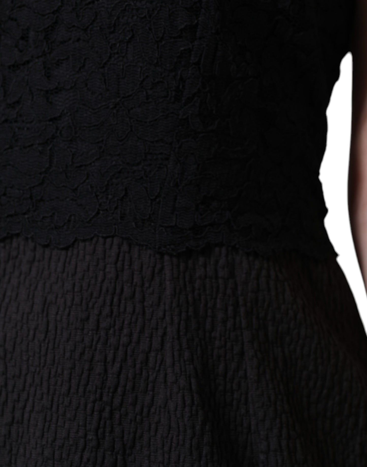 فستان دولتشي آند غابانا أسود من القطن بطول الركبة