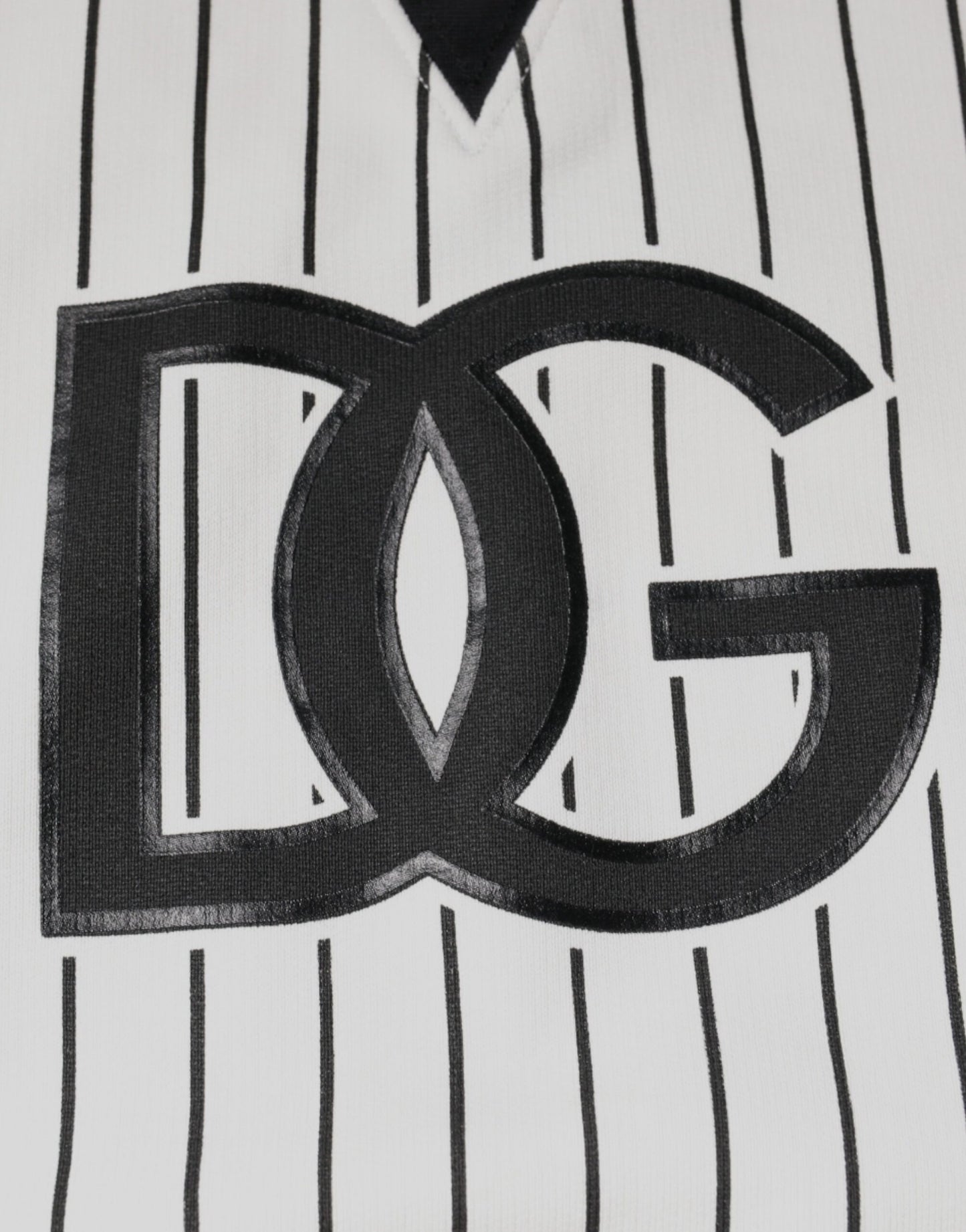 سويت شيرت دولتشي آند غابانا بخطوط سوداء وبيضاء وشعار