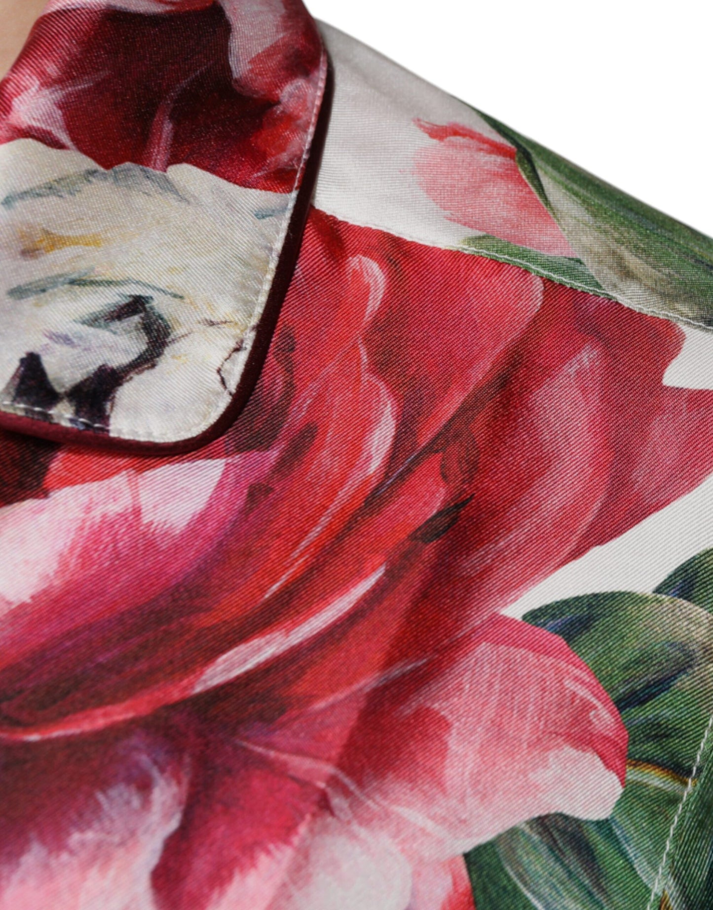 بلوزة دولتشي آند غابانا الحريرية البيضاء بأكمام طويلة وياقة