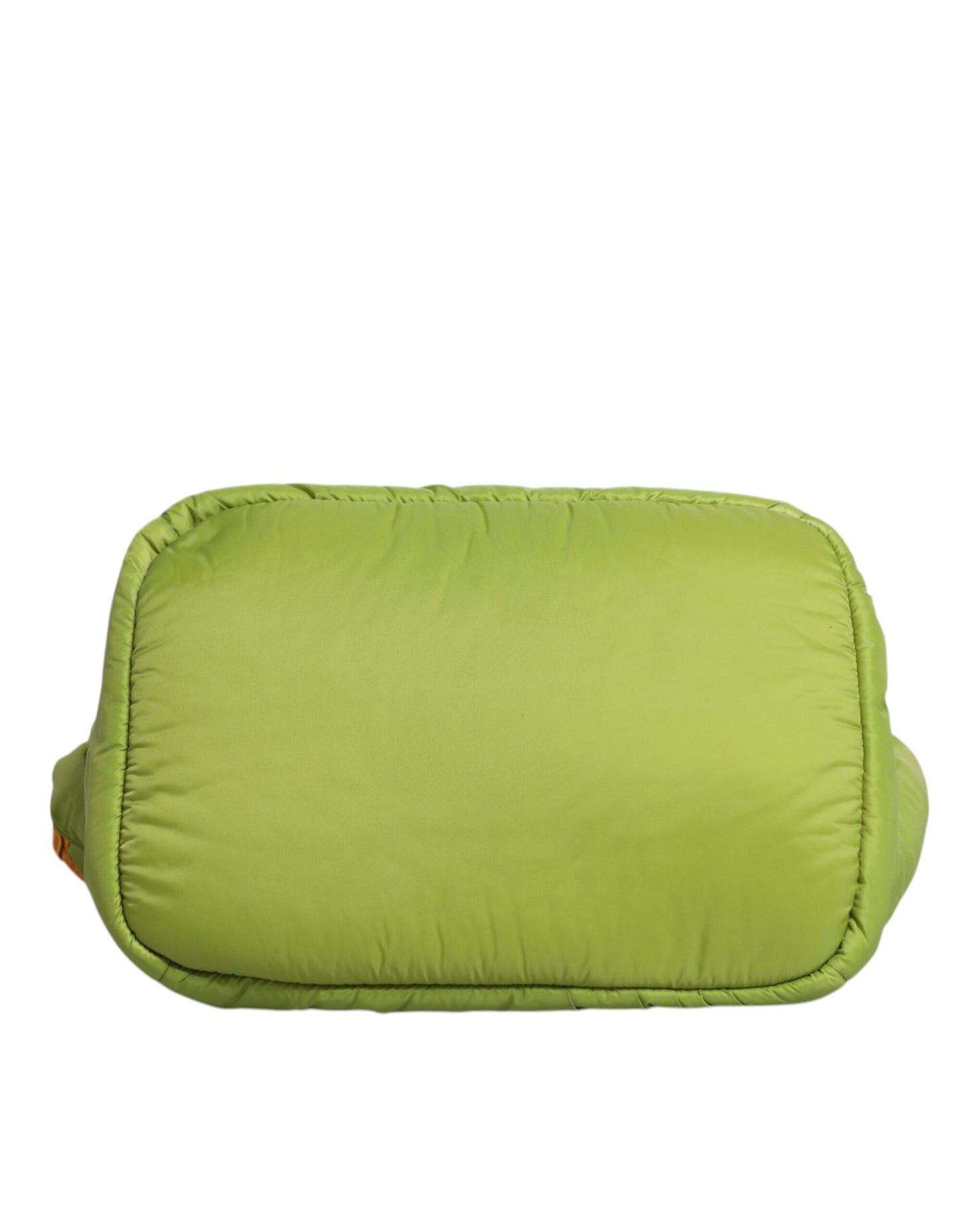 حقيبة دولتشي آند غابانا خضراء مبطنة بالنايلون ومزينة بشعار دولتشي آند غابانا