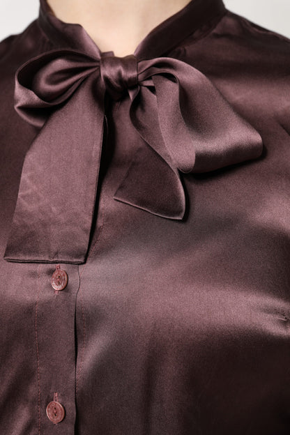 بلوزة دولتشي آند غابانا بنية اللون بأكمام طويلة وياقة أسكوت