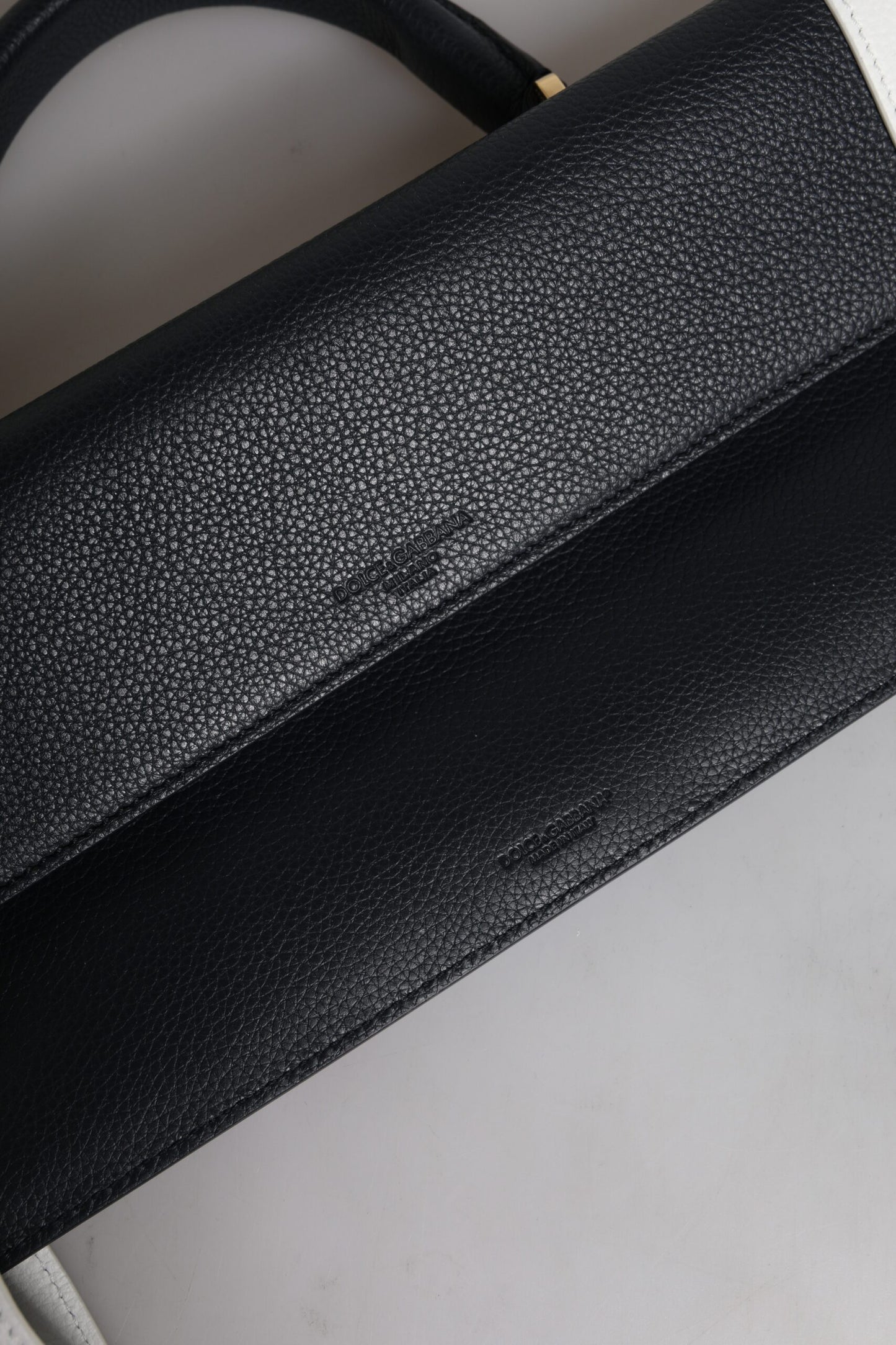 حقيبة كتف دولتشي آند غابانا من جلد العجل باللون الأزرق والأبيض