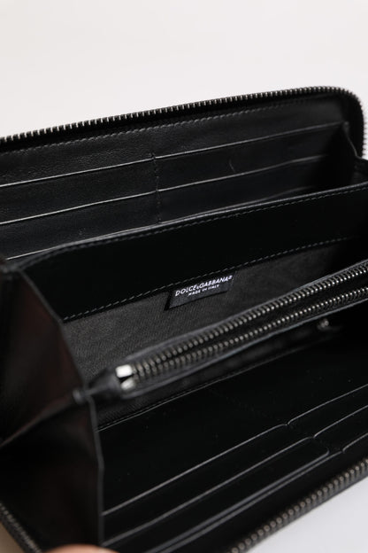 محفظة دولتشي آند غابانا كونتيننتال من الجلد الطبيعي المنقوش باللون الأسود والأزرق