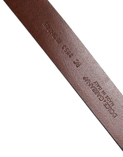 حزام دولتشي آند غابانا الكلاسيكي المصنوع من الجلد البني مع مشبك معدني وشعار