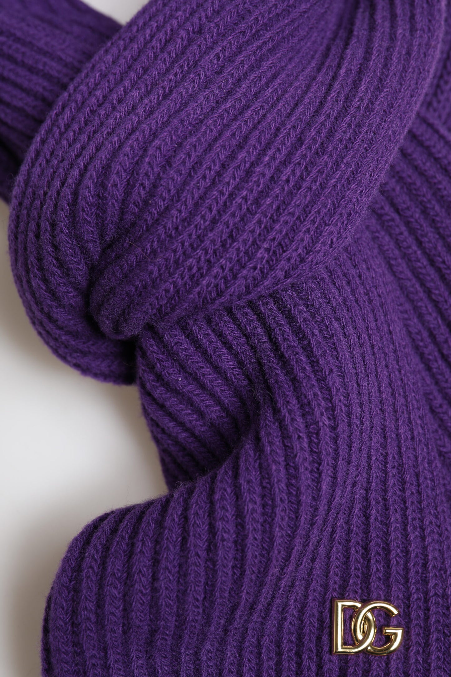وشاح شال دافئ للرقبة بشعار DG من دولتشي آند غابانا بنفسجي