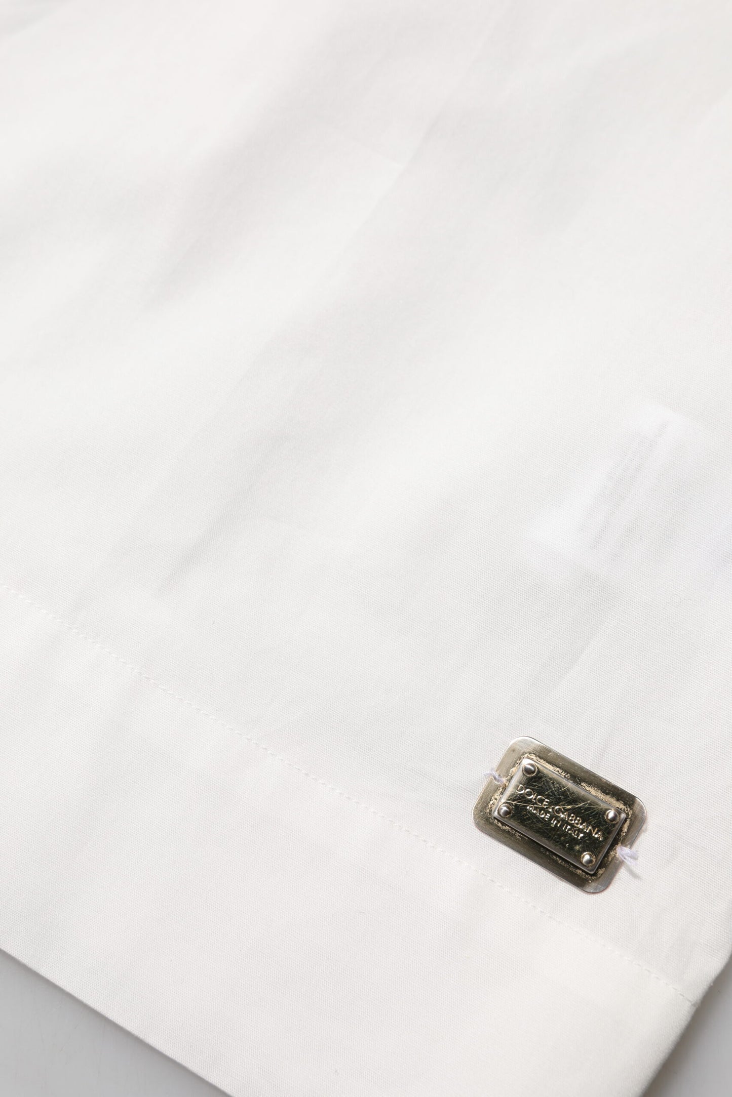 قميص دولتشي آند غابانا أبيض من القطن بأكمام قصيرة وياقة
