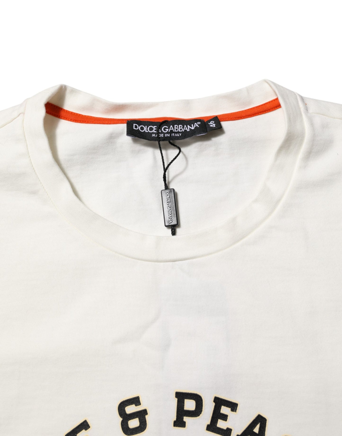 تي شيرت رجالي قطني أبيض من دولتشي آند غابانا بياقة دائرية وطبعة حب السلام