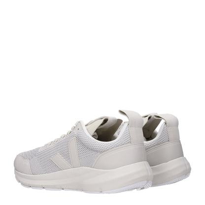 حذاء رياضي فيجا رمادي اللون من القماش