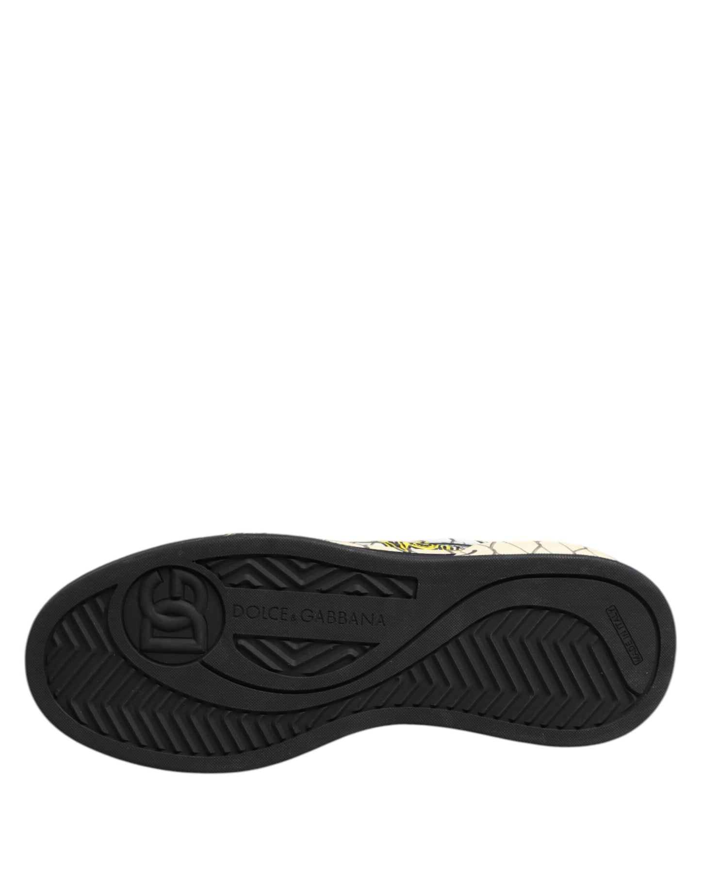 حذاء سنيكرز رجالي منخفض الرقبة مطبوع عليه شعار دولتشي آند غابانا باللون الأبيض