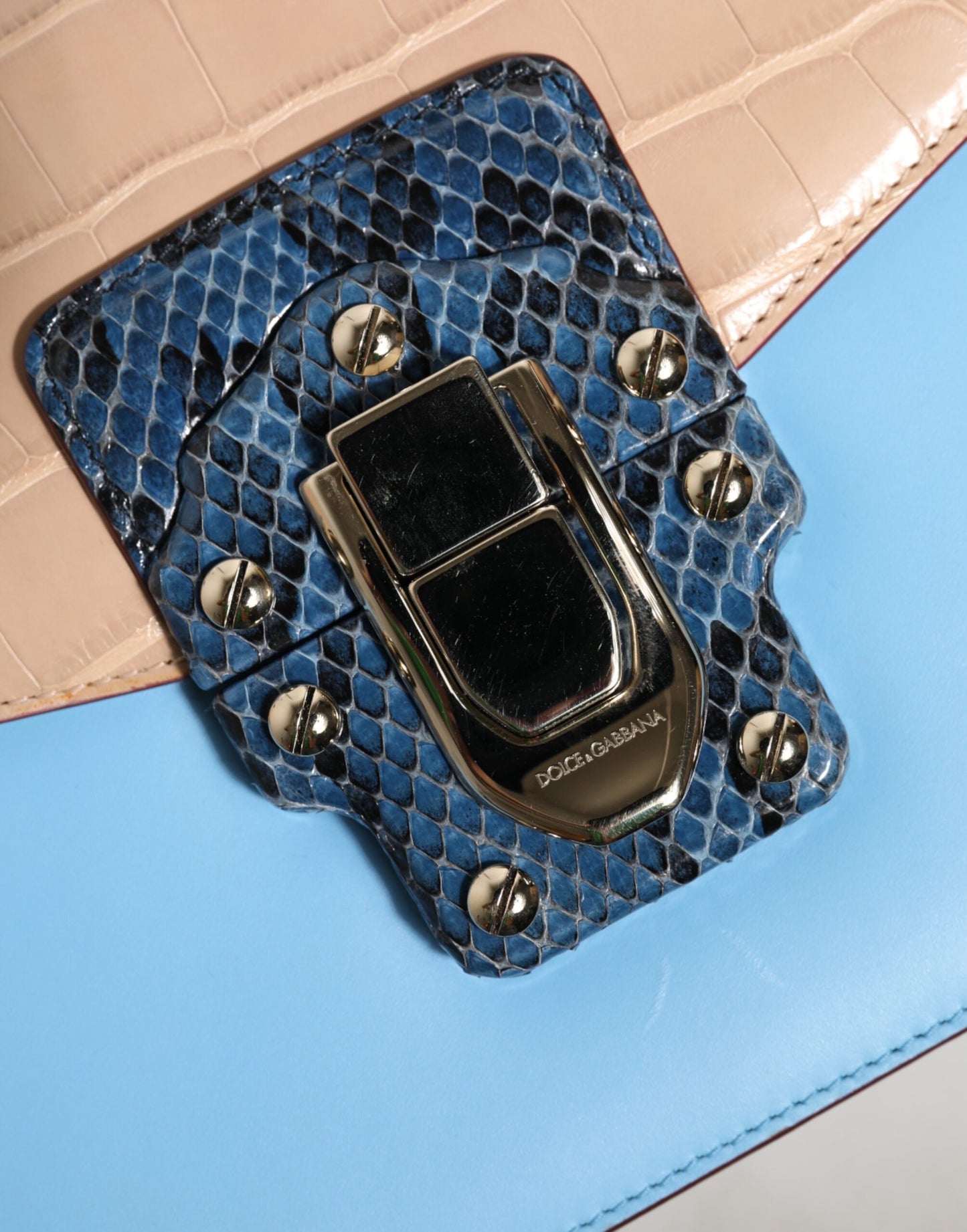 حقيبة كروس بودي LUCIA من دولتشي آند غابانا باللون الأزرق والبيج من الجلد الاستوائي