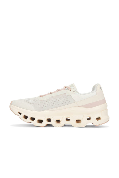 على كلاود مونستر مون/فون